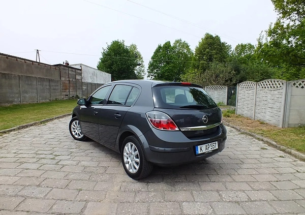 Opel Astra cena 17900 przebieg: 177000, rok produkcji 2010 z Wieleń małe 154